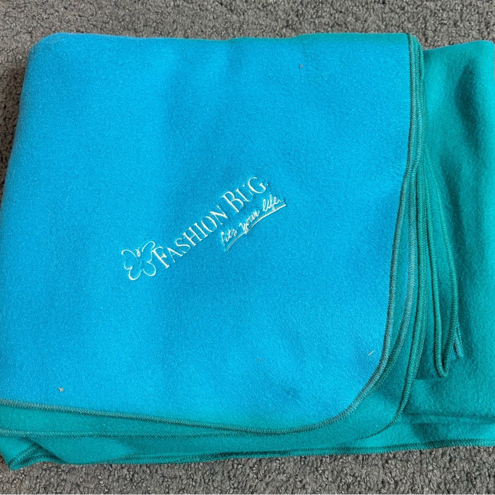 Vintage Fashion Bug Fits Your Life Fleece Blanket 47” x 58” Blue Green
